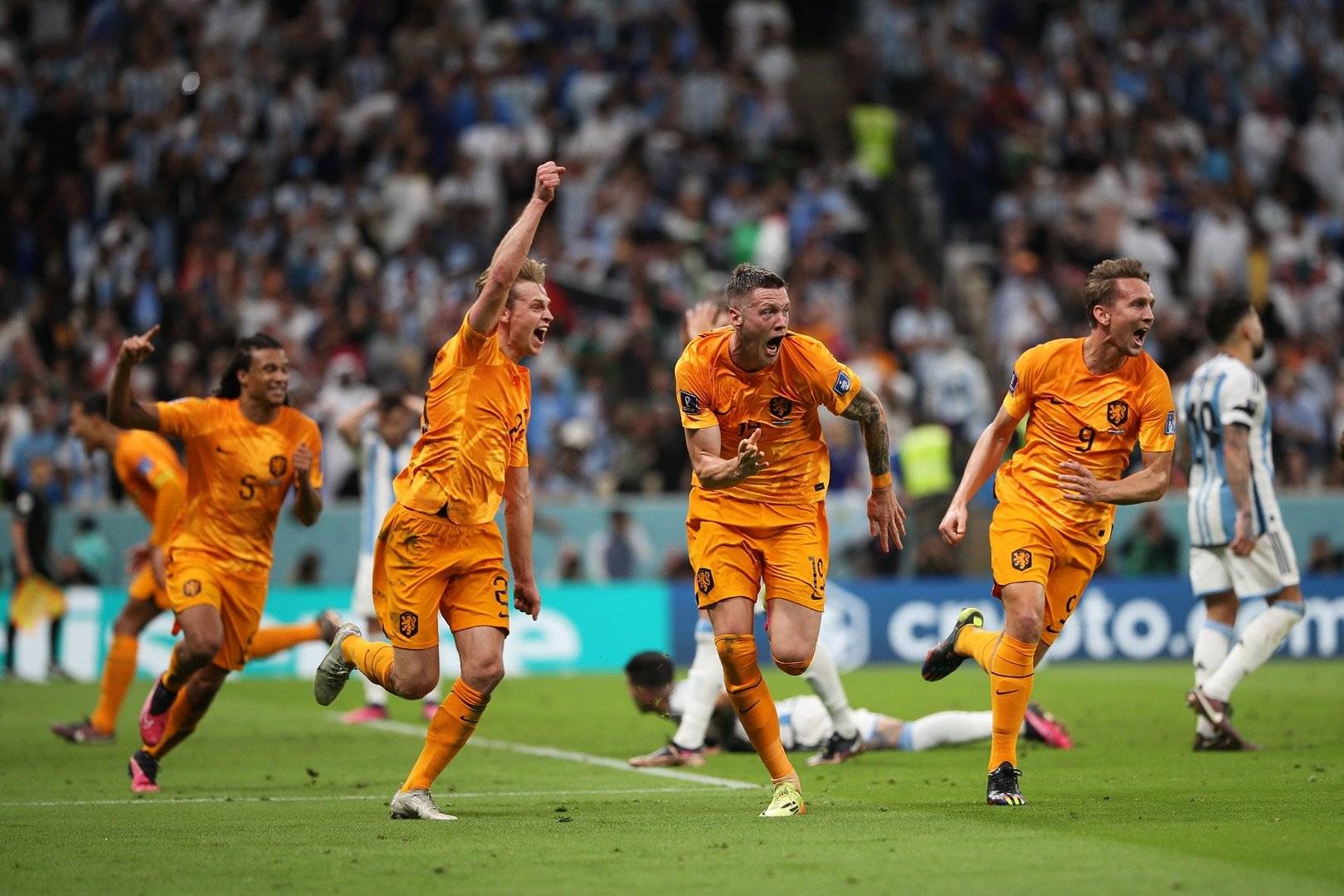 荷兰队击败德国,挺进欧国联四强 荷兰队击败德国,挺进欧国联四强