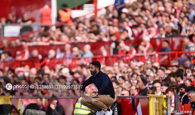 曼联惨败沃尔夫汉普顿，英超前景岌岌可危