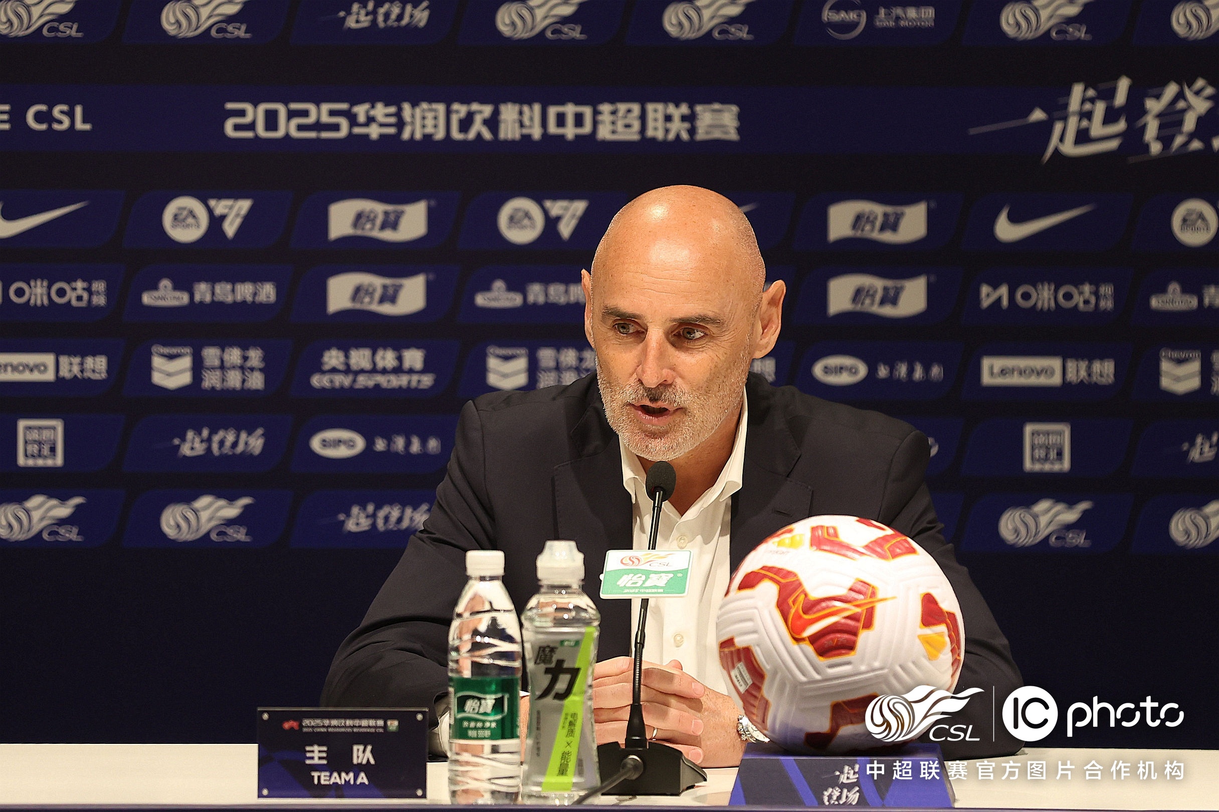 施密特执掌天津天海,球队表现出色 施密特执掌天津天海,球队表现出色