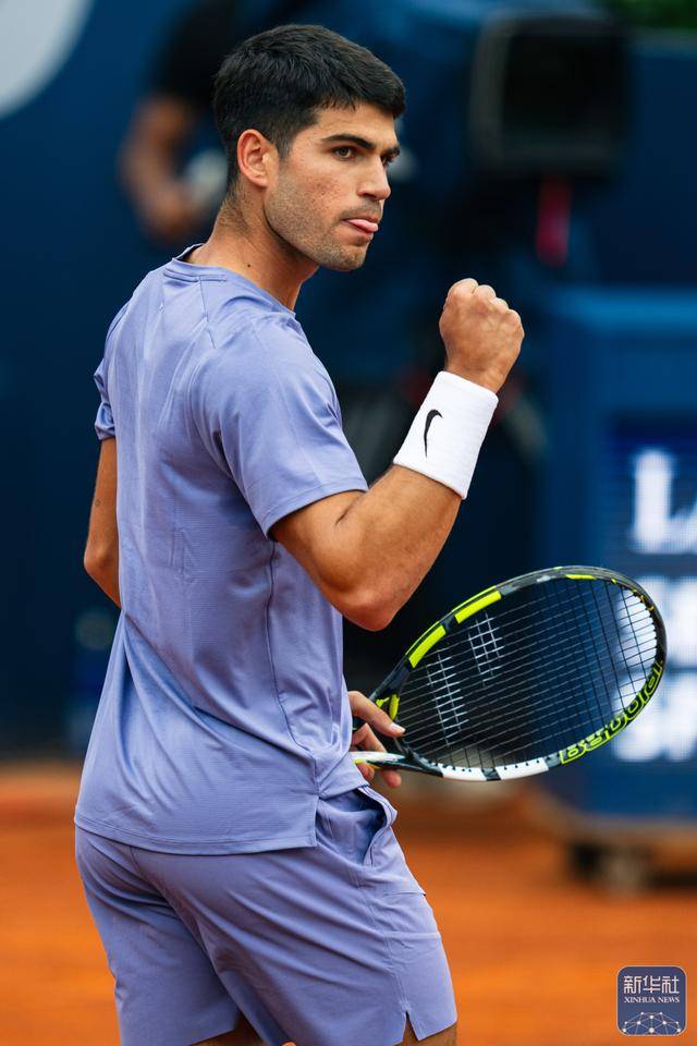 西班牙网球队血洗日本网球队,阿尔卡拉斯完成帽子戏法 西班牙网球队血洗日本网球队,阿尔卡拉斯完成帽子戏法